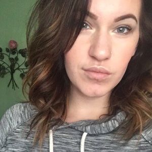 Meet your Posher, Jenessa